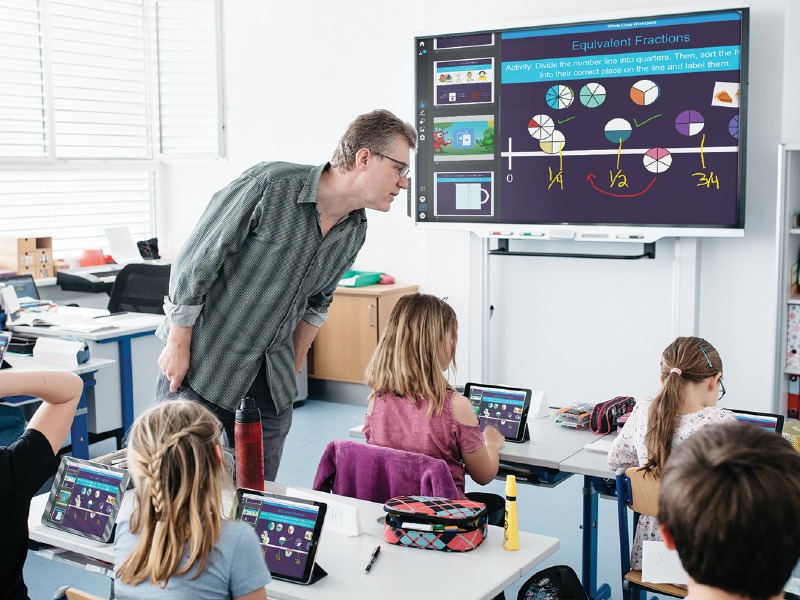 Ứng dụng phần mềm giáo dục trong dạy học mang lại nhiều lợi ích cho cả giảng viên và học viên
