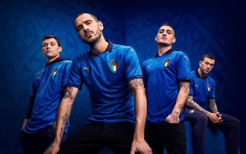 Mẫu áo bóng đá của đội tuyển Ý