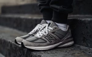 New Balance 990