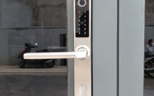 khóa cửa ticklock